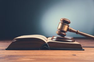 מצפן משפטי בסבך המילים הפוגעניות